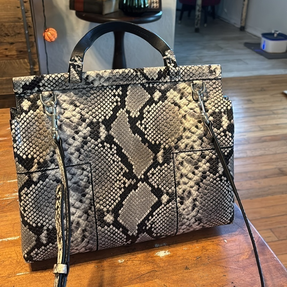 Tory Burch Block T Satchel Snakeskin 🐍 - Picture 5 of 16